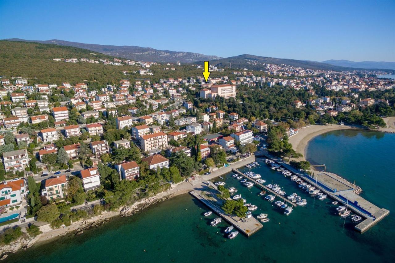 Apartments Dino Crikvenica Esterno foto